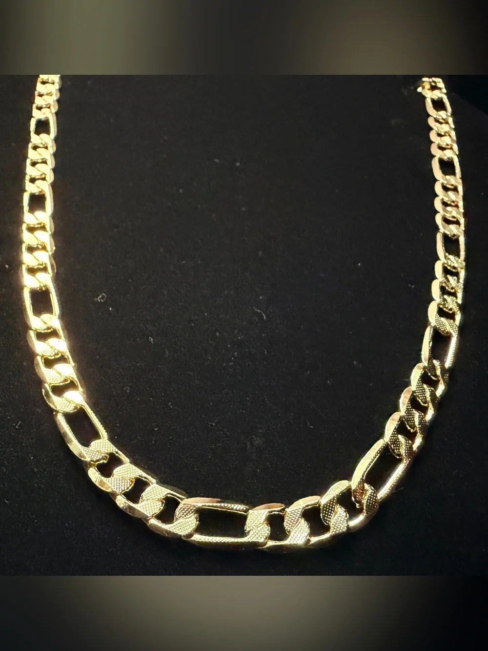Figaro Diamond Cut 24in 9.5MM Necklace. Heavy piece. Shine Bright. Brand new
